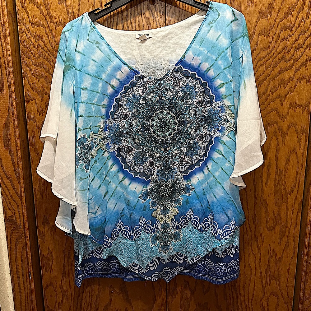 WESTPORT 2X FLOWY BLOUSE. Beautiful for spring and summer.